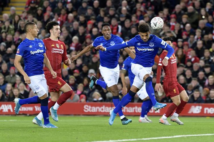 布莱斯·哈珀连续出赛引关注