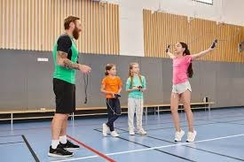 国产游戏横扫全球、鸿蒙再度进化：中国游戏最好的时代真来了